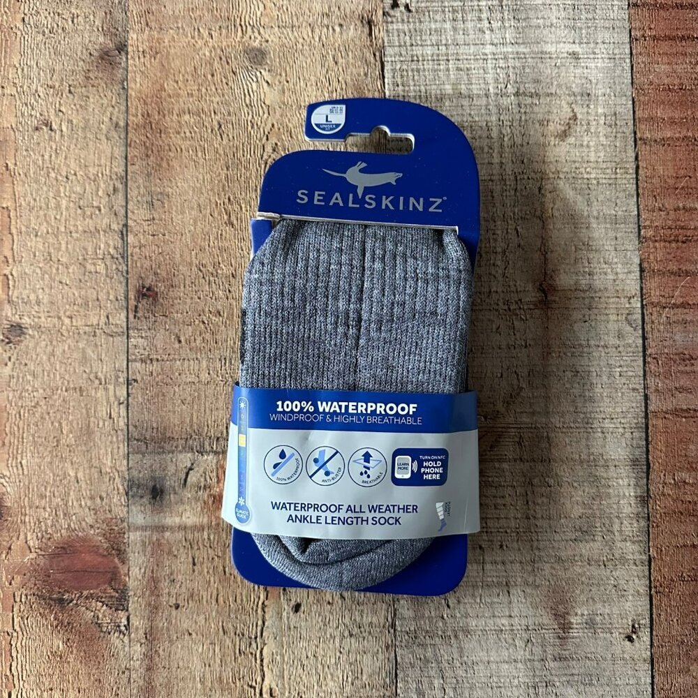 NWT Sealskinz All Weather Ankle Length Waterproof Sock in Gray Size Large